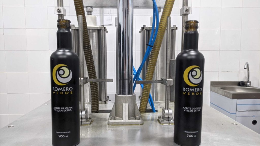 elaboracion del aceite de oliva romero verde premium envasadora