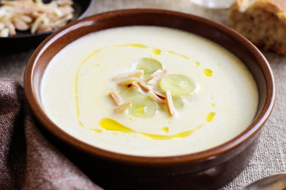 Receta de ajoblanco con aceite de oliva Romero Verde