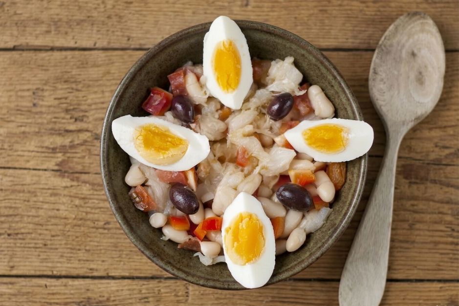 Receta de Empedrat de bacalao y judías blancas recetas de verano ensalada AOVE